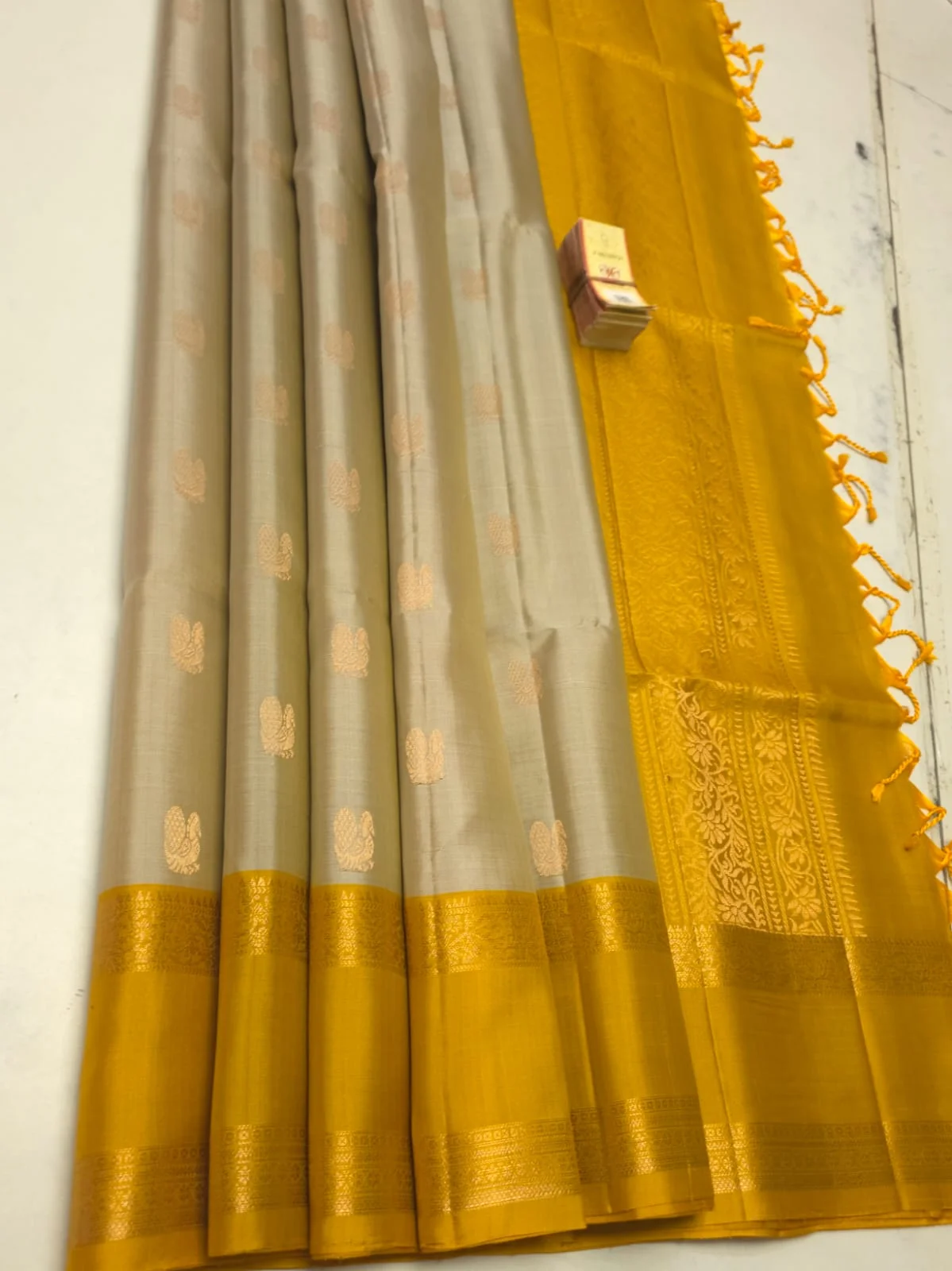 Light Silver-Grey  Kanchi Handloom Soft Silk Saree